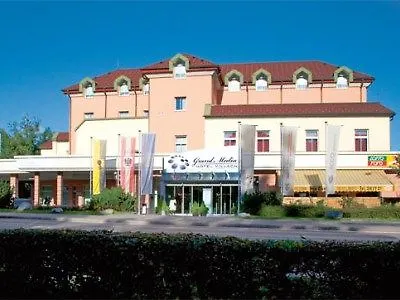 Dion Hotel 4*